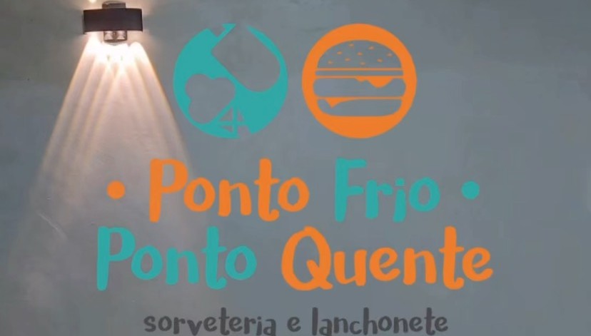 Logotipo original pintado na parede do salão do Ponto Frio Ponto Quente